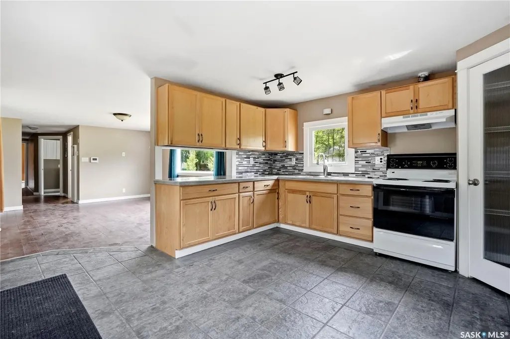 123 3rd Street W Lafleche SK S0H 2K0