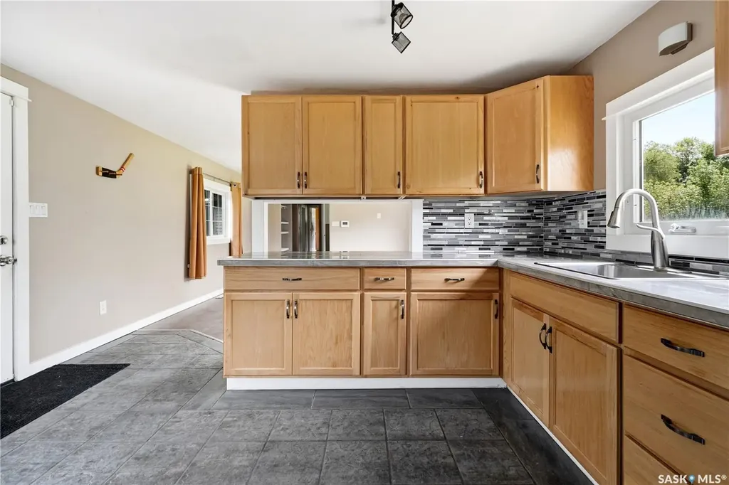 123 3rd Street W Lafleche SK S0H 2K0