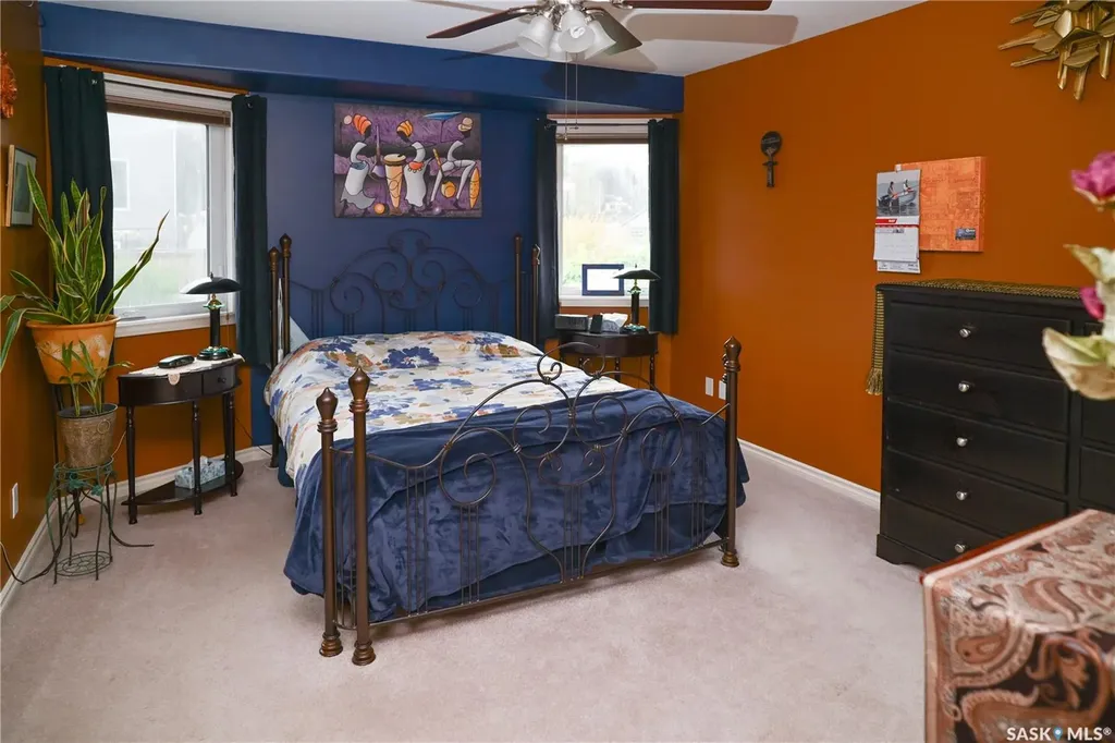 319 Stefaniuk Crescent Saskatoon SK S7H 0H6