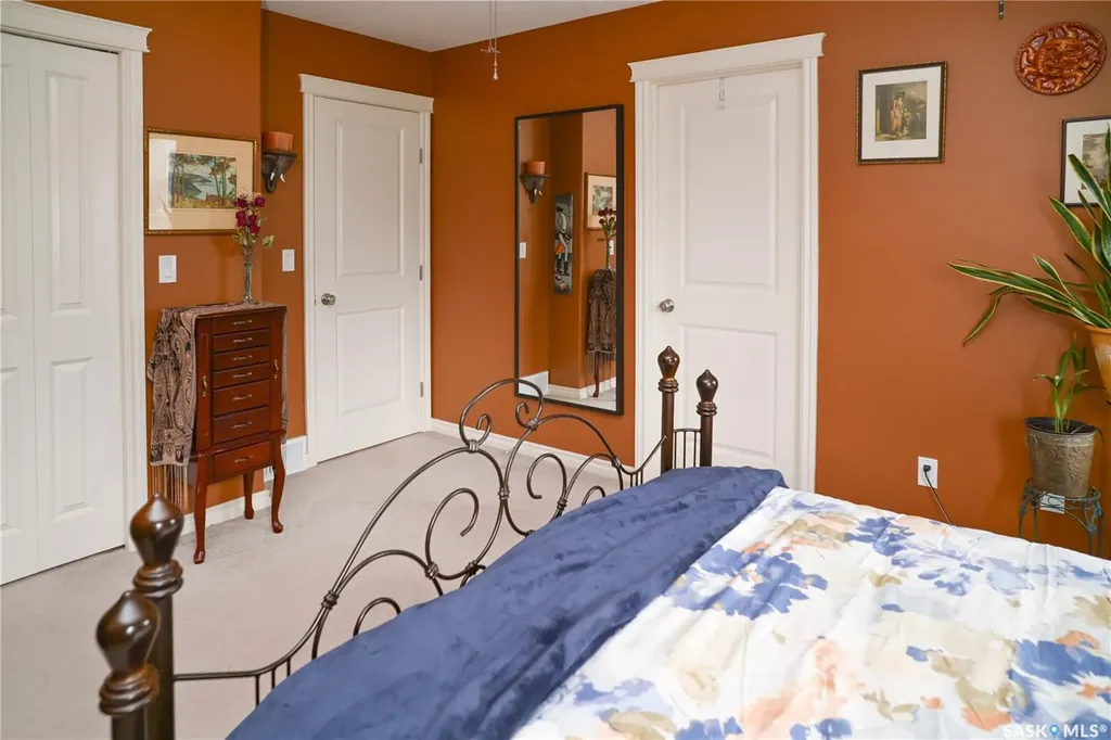 319 Stefaniuk Crescent Saskatoon SK S7H 0H6