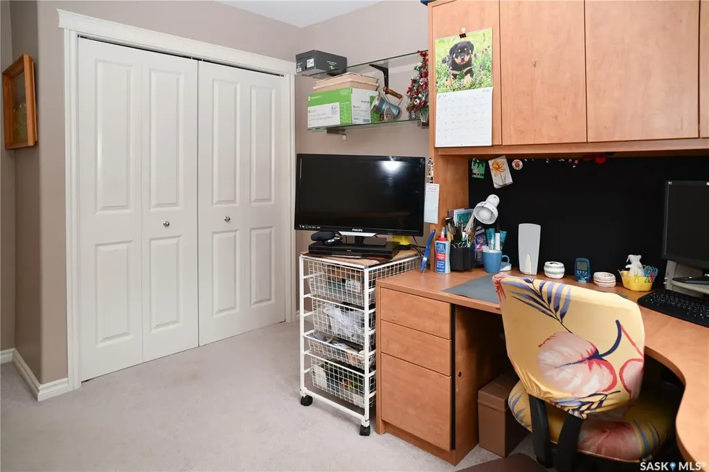 319 Stefaniuk Crescent Saskatoon SK S7H 0H6