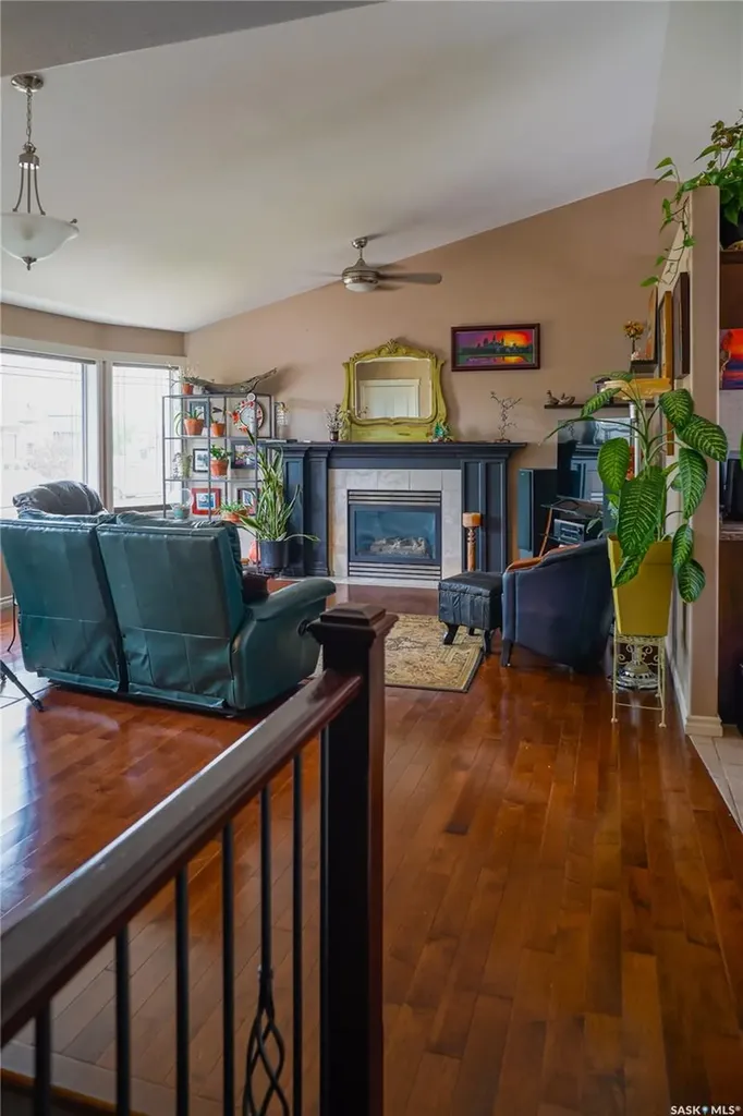 319 Stefaniuk Crescent Saskatoon SK S7H 0H6
