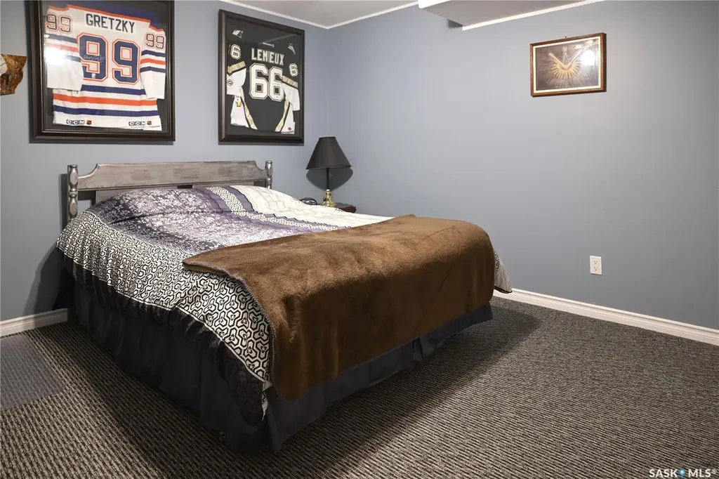 319 Stefaniuk Crescent Saskatoon SK S7H 0H6
