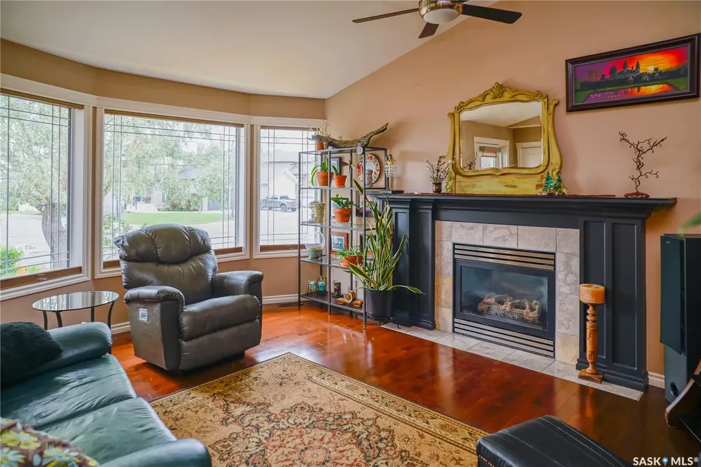 319 Stefaniuk Crescent Saskatoon SK S7H 0H6