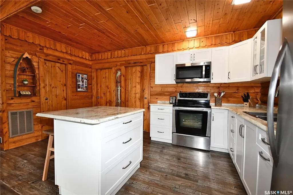 11 Pickerel Bay Big River Rm No. 555 SK S0J 0E0