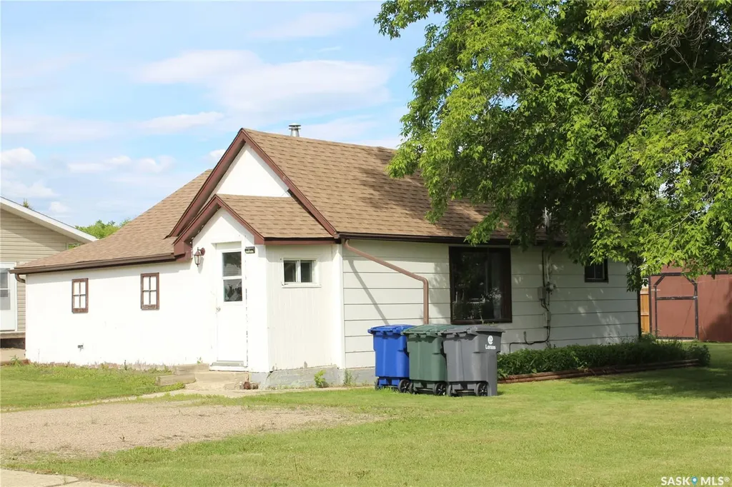 308 3rd Street E Wilkie SK S0K 4W0