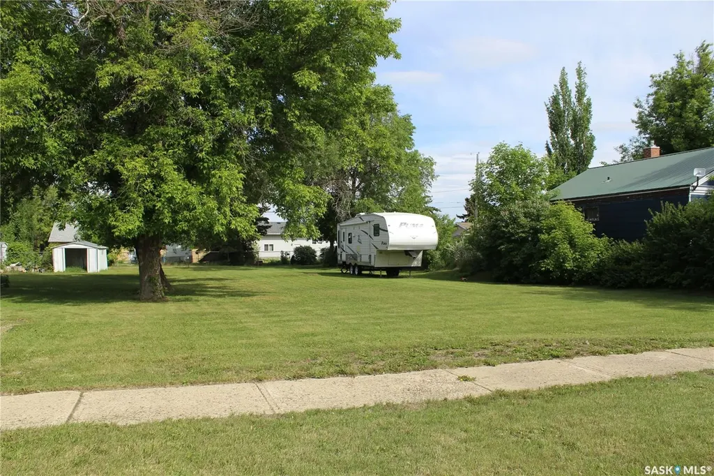 308 3rd Street E Wilkie SK S0K 4W0