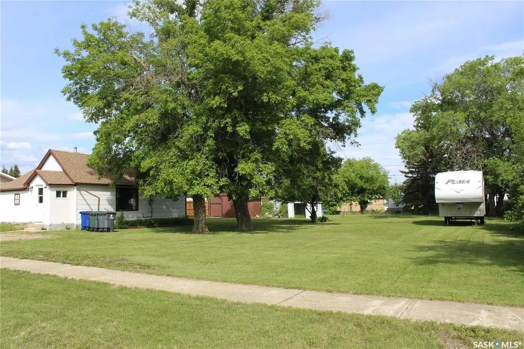 308 3rd Street E Wilkie SK S0K 4W0
