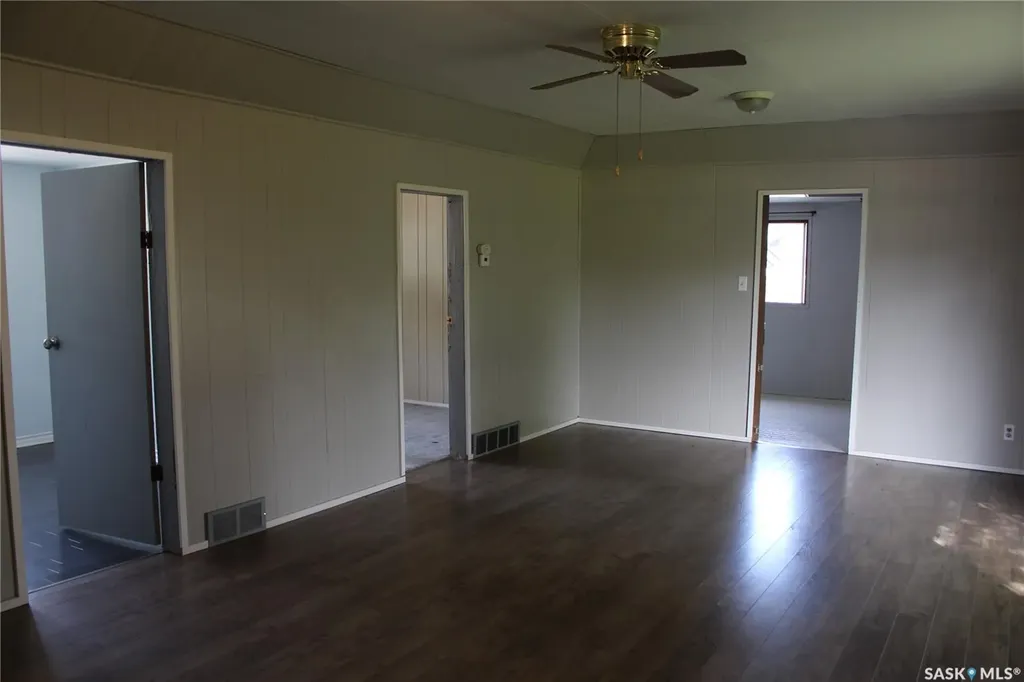 308 3rd Street E Wilkie SK S0K 4W0