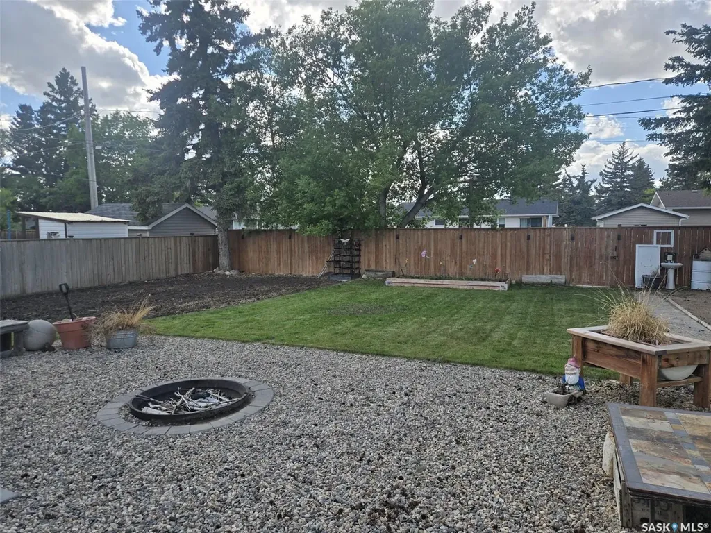 613 3rd Street W Wilkie SK S0K 4W0