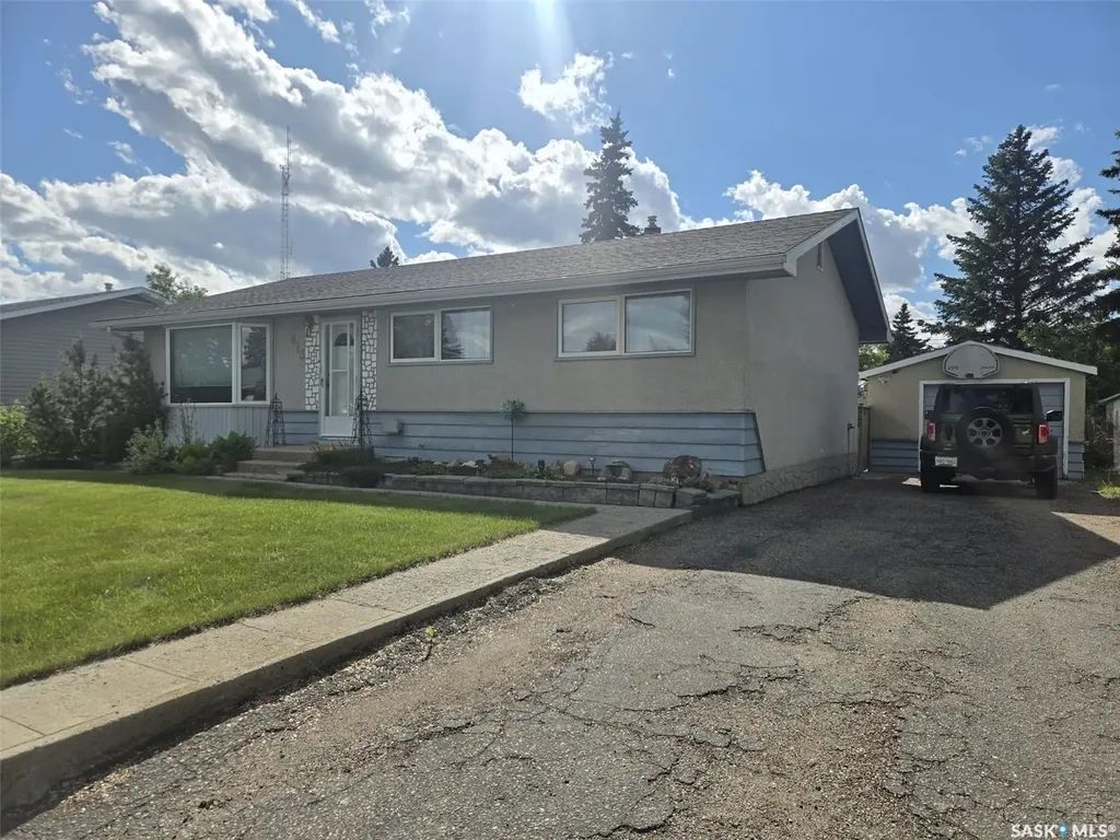 613 3rd Street W Wilkie SK S0K 4W0