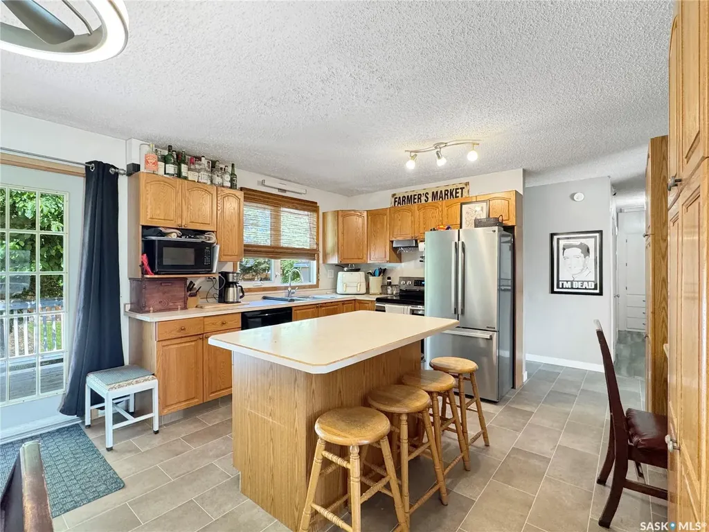 613 3rd Street W Wilkie SK S0K 4W0