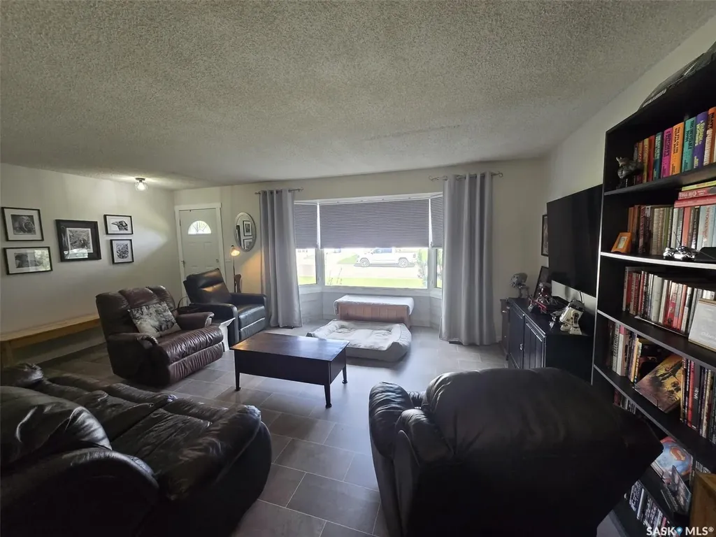 613 3rd Street W Wilkie SK S0K 4W0