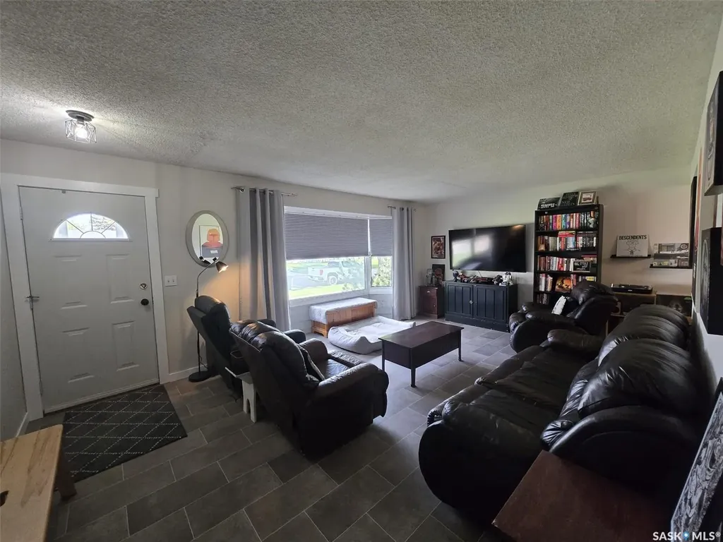 613 3rd Street W Wilkie SK S0K 4W0
