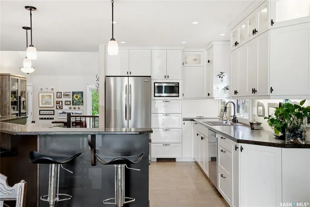 111 Richardt Place Saskatoon SK S7H 5B7