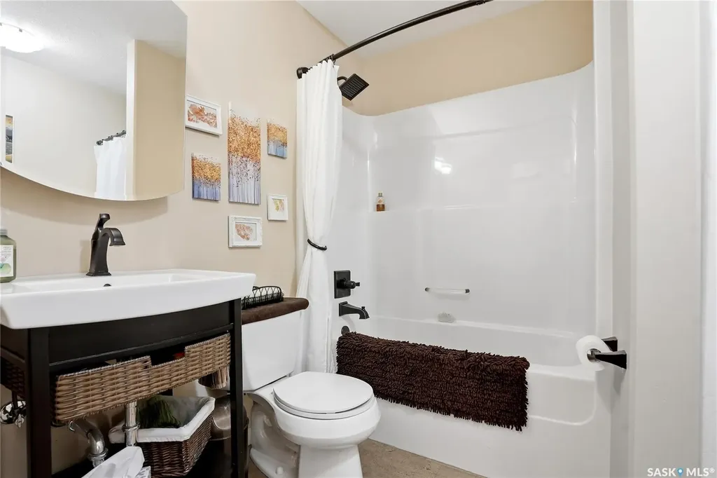 111 Richardt Place Saskatoon SK S7H 5B7