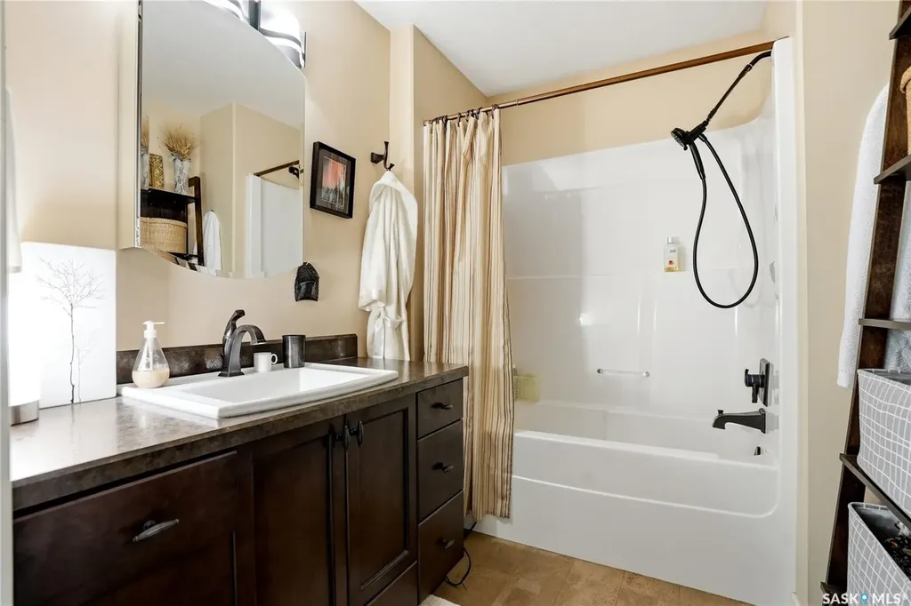 111 Richardt Place Saskatoon SK S7H 5B7