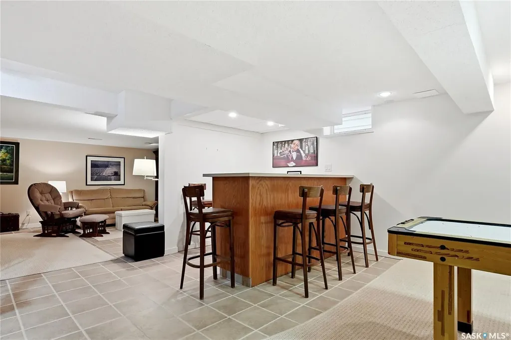 111 Richardt Place Saskatoon SK S7H 5B7