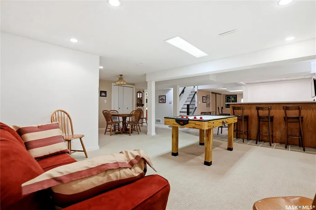 111 Richardt Place Saskatoon SK S7H 5B7