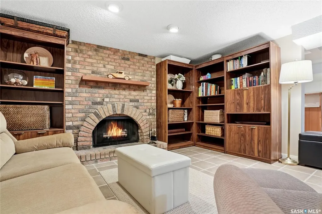 111 Richardt Place Saskatoon SK S7H 5B7