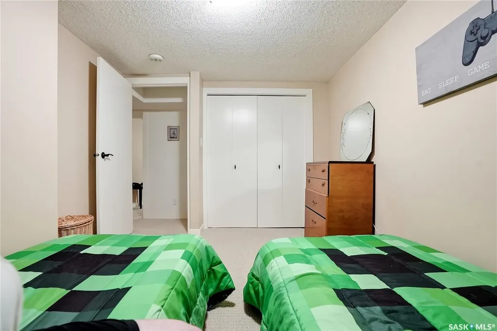 111 Richardt Place Saskatoon SK S7H 5B7