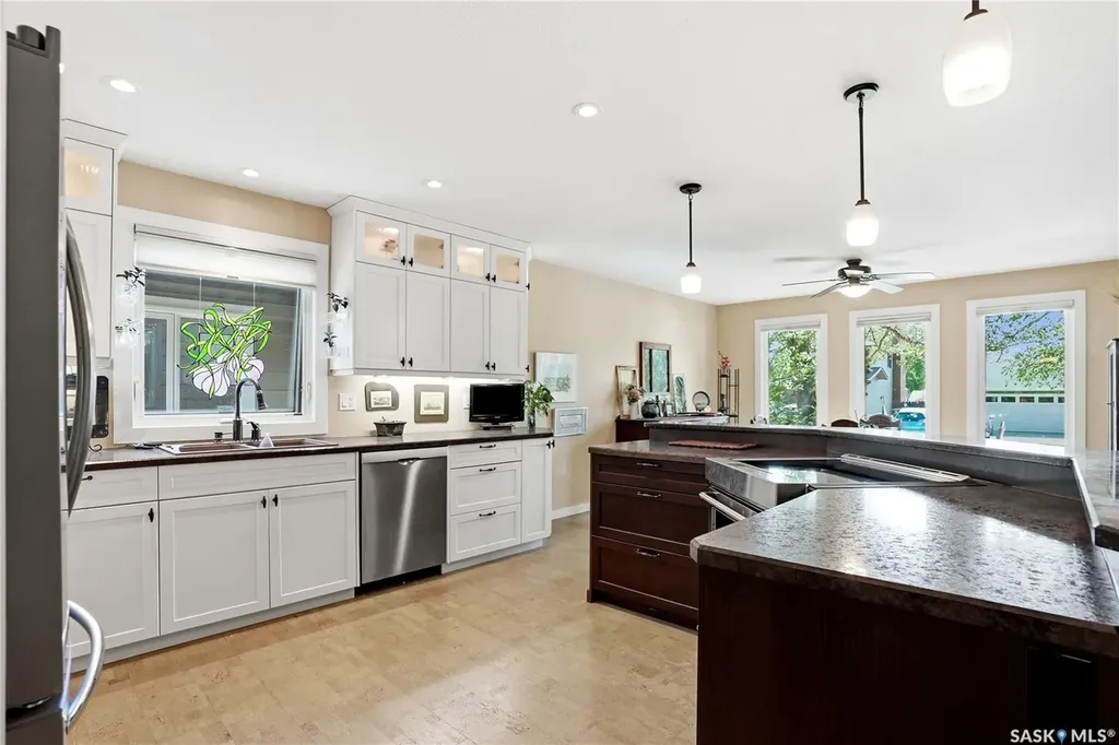 111 Richardt Place Saskatoon SK S7H 5B7