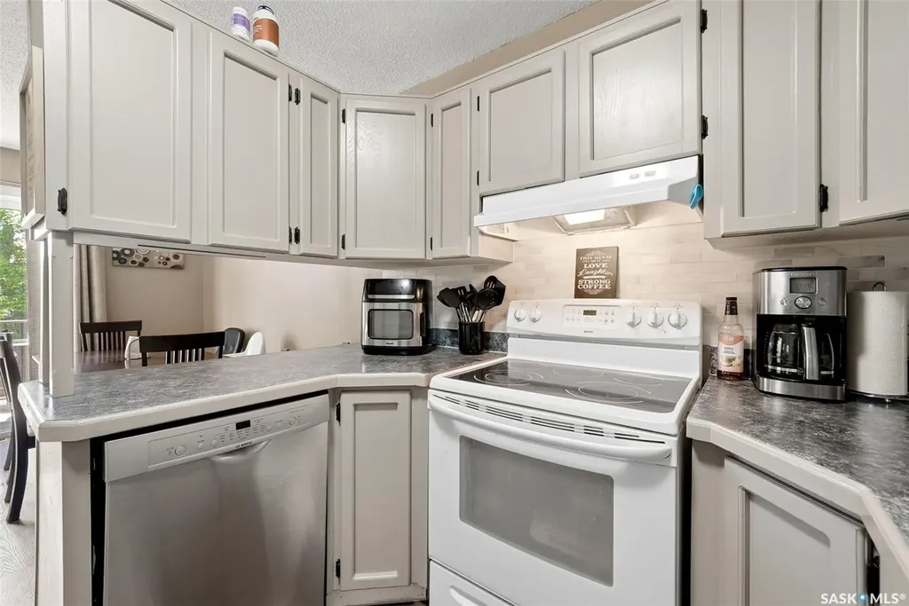 22 Salemka Crescent Regina SK S4R 7S1