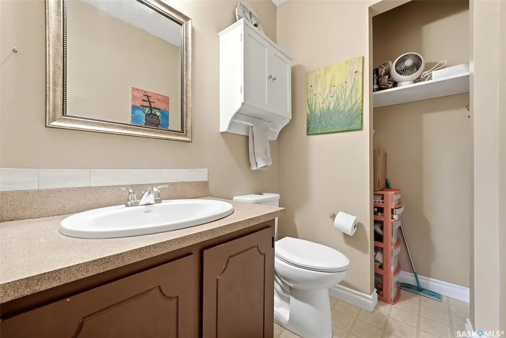 22 Salemka Crescent Regina SK S4R 7S1