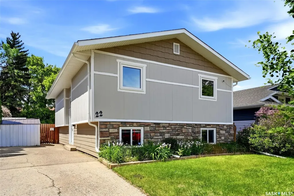 22 Salemka Crescent Regina SK S4R 7S1