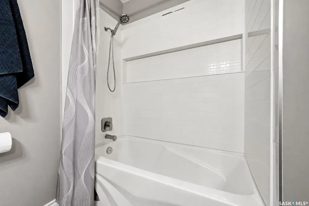 22 Salemka Crescent Regina SK S4R 7S1