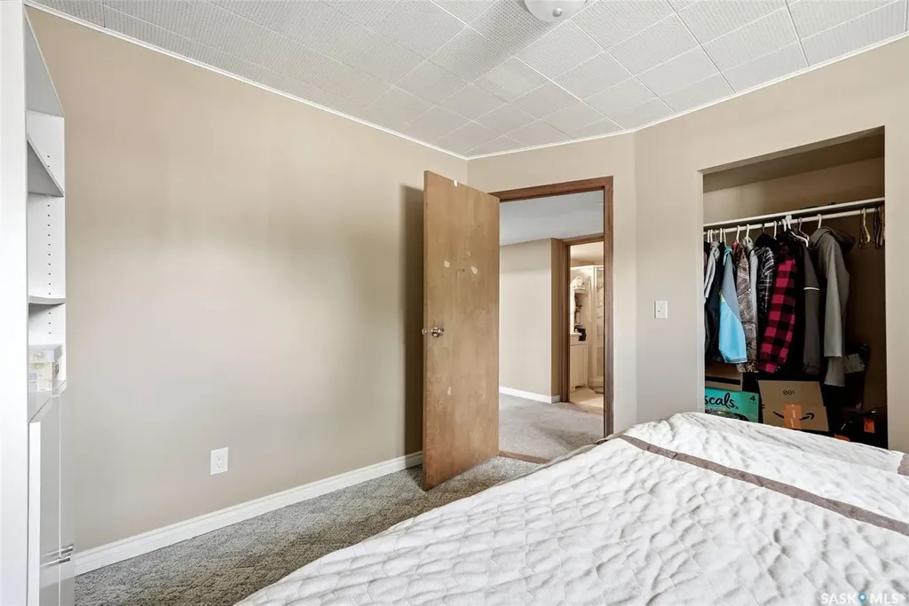 22 Salemka Crescent Regina SK S4R 7S1