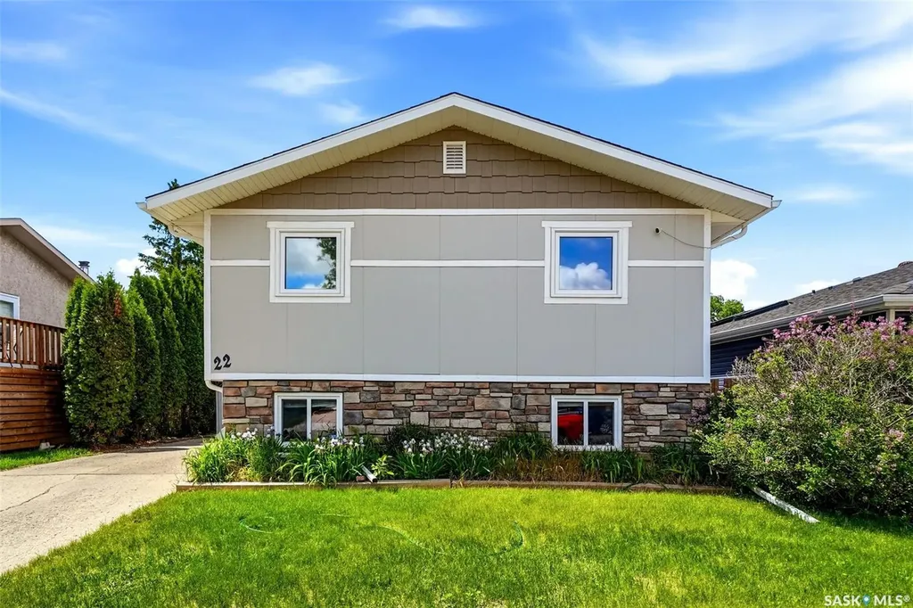 22 Salemka Crescent Regina SK S4R 7S1