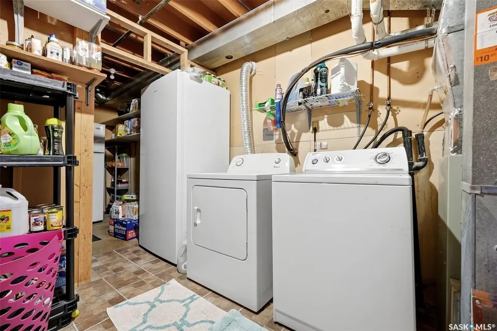 22 Salemka Crescent Regina SK S4R 7S1