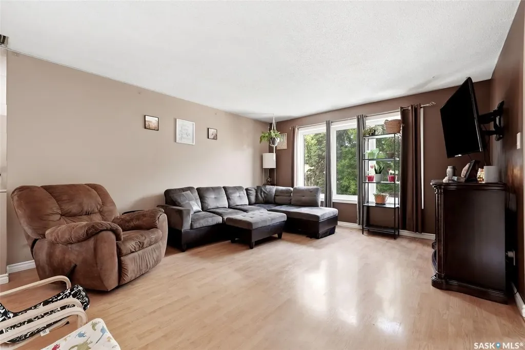 22 Salemka Crescent Regina SK S4R 7S1
