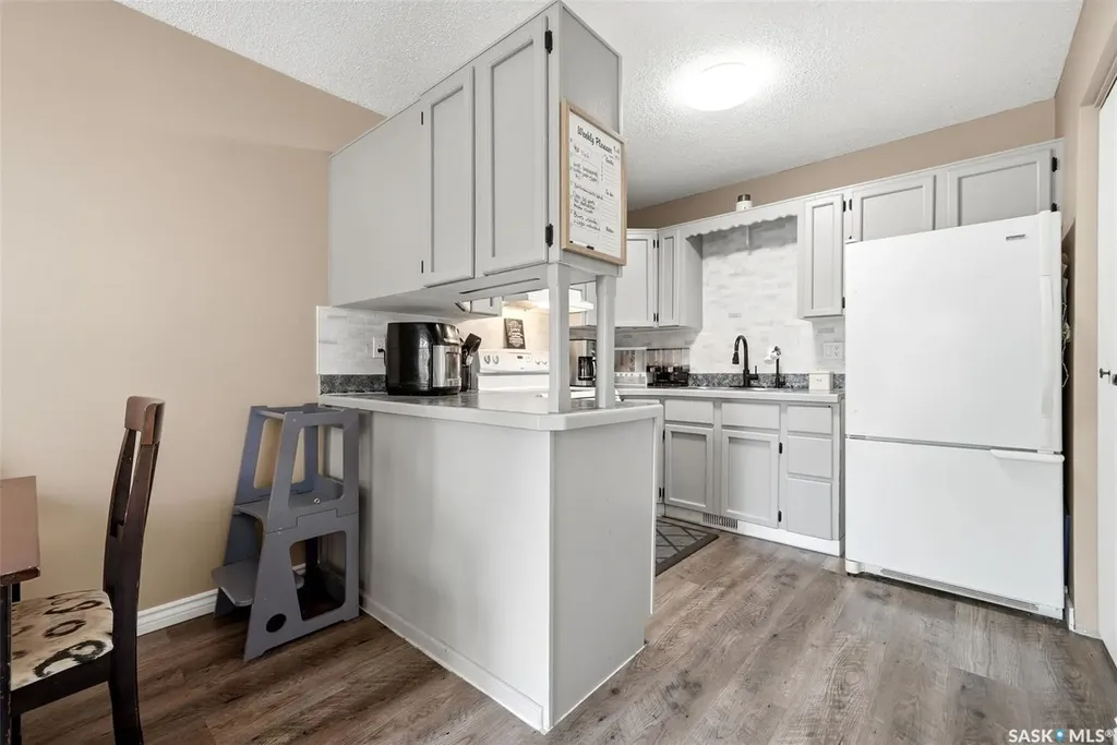 22 Salemka Crescent Regina SK S4R 7S1