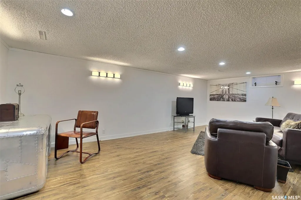1409 Shannon Road Regina SK S4S 5L4
