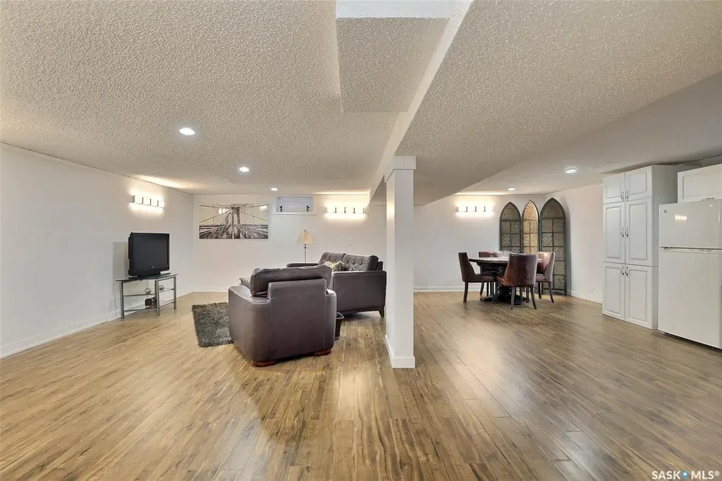 1409 Shannon Road Regina SK S4S 5L4
