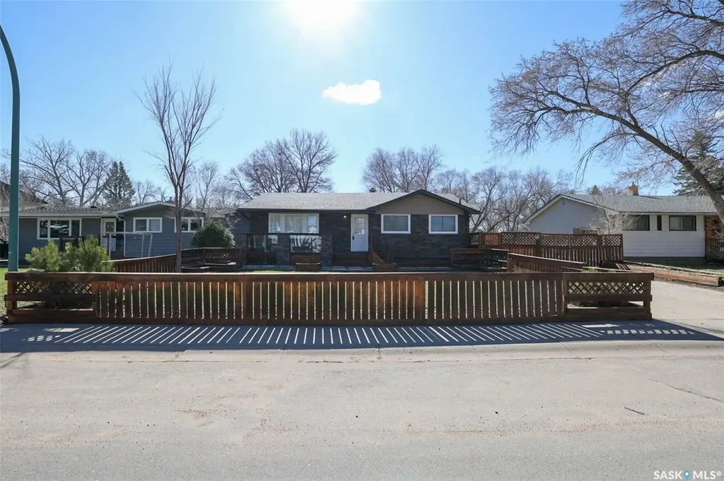 1409 Shannon Road Regina SK S4S 5L4