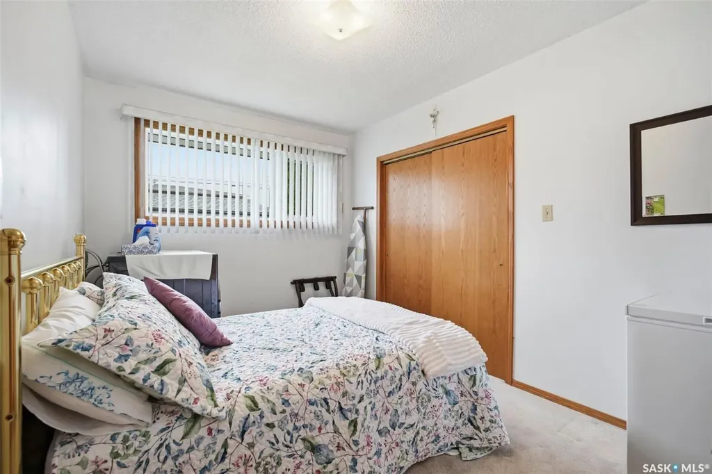 1019 Mcmillan Avenue Saskatoon SK S7L 2T9