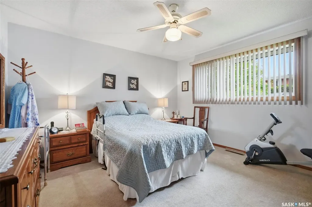 1019 Mcmillan Avenue Saskatoon SK S7L 2T9