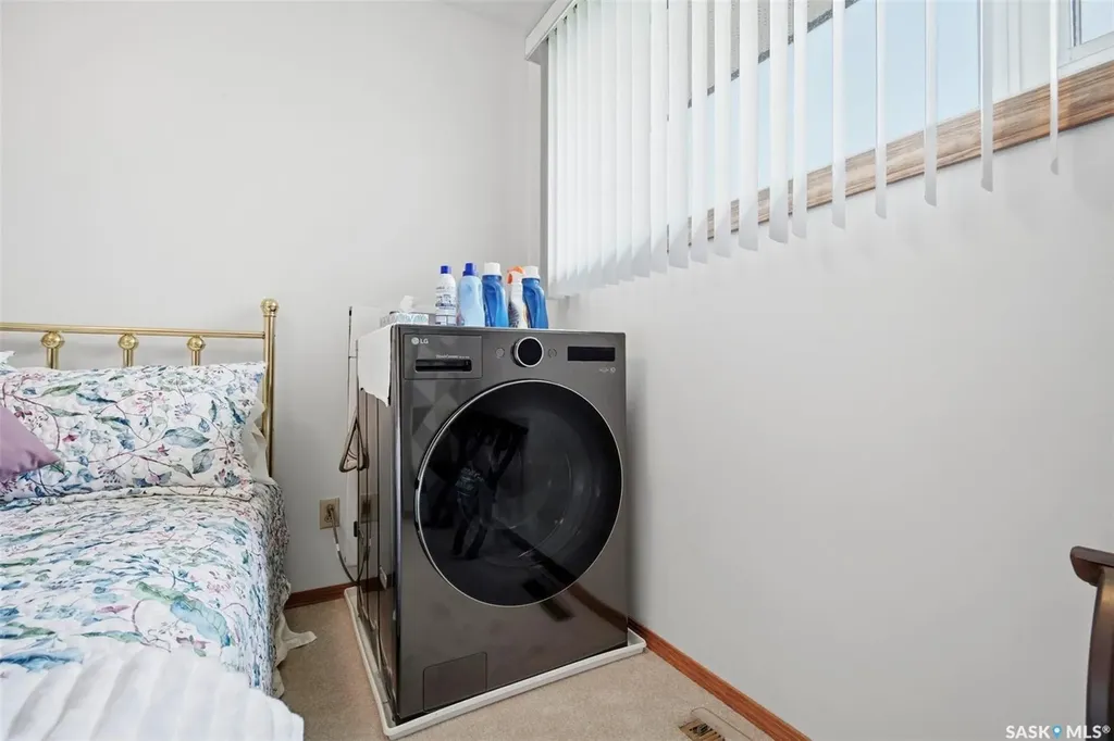 1019 Mcmillan Avenue Saskatoon SK S7L 2T9