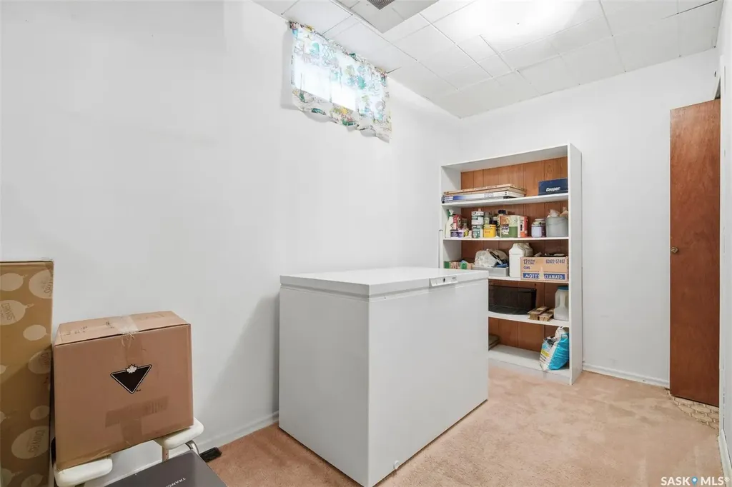 1019 Mcmillan Avenue Saskatoon SK S7L 2T9
