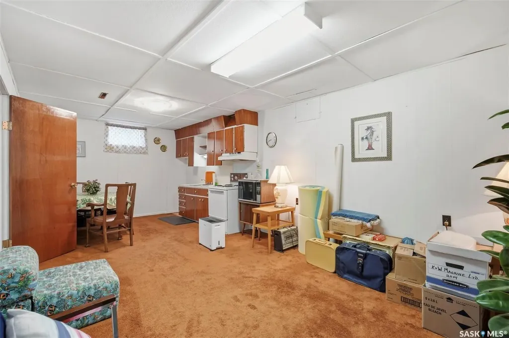 1019 Mcmillan Avenue Saskatoon SK S7L 2T9