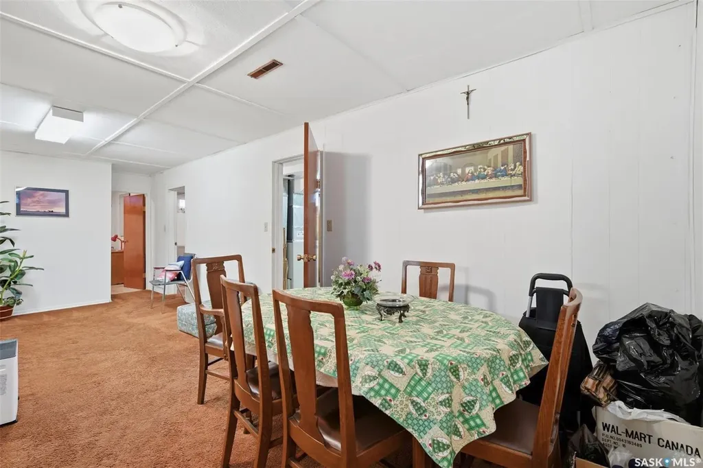 1019 Mcmillan Avenue Saskatoon SK S7L 2T9