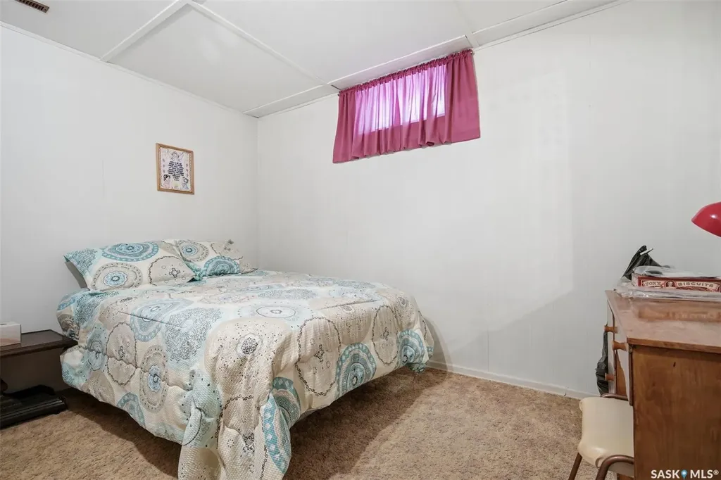 1019 Mcmillan Avenue Saskatoon SK S7L 2T9