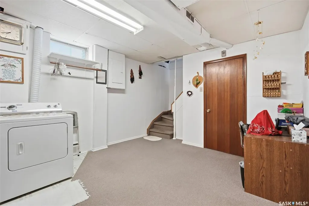 1019 Mcmillan Avenue Saskatoon SK S7L 2T9