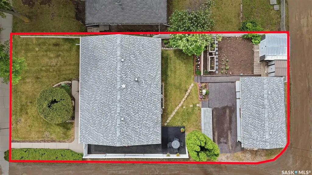 1019 Mcmillan Avenue Saskatoon SK S7L 2T9