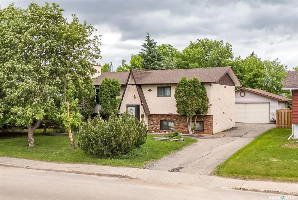 2834 Dunn Drive Prince Albert SK S6V 6K7