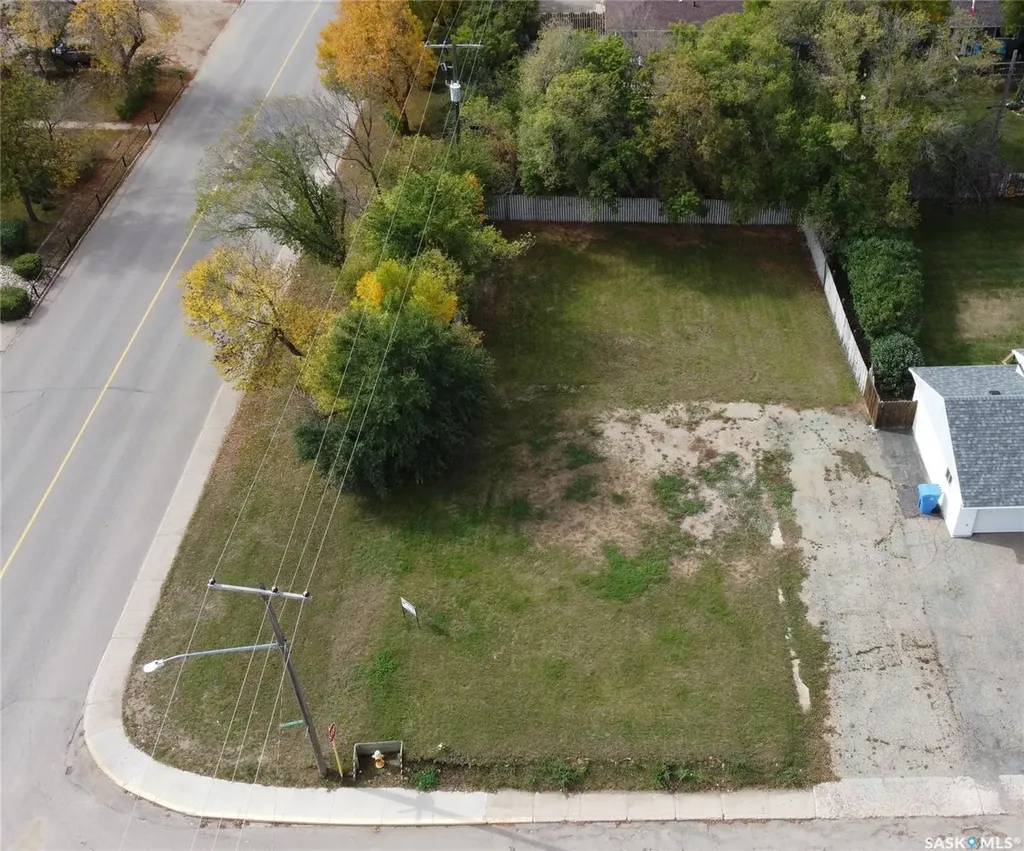 1011 Hillcrest Drive Estevan SK S4A 1Y6