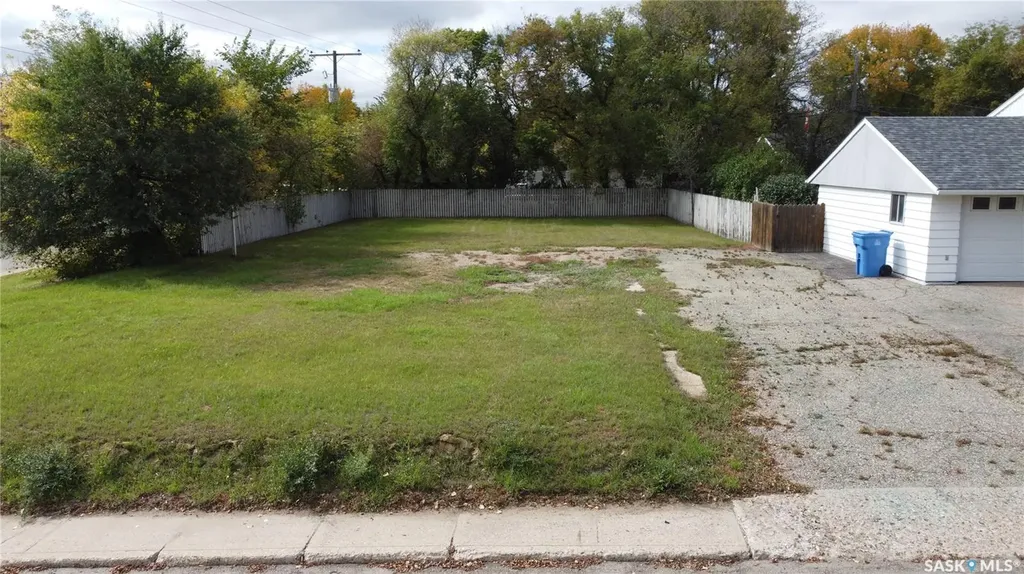 1011 Hillcrest Drive Estevan SK S4A 1Y6